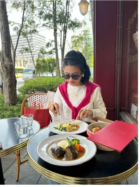 お洒落カフェでランチとお散歩で花見の画像_3