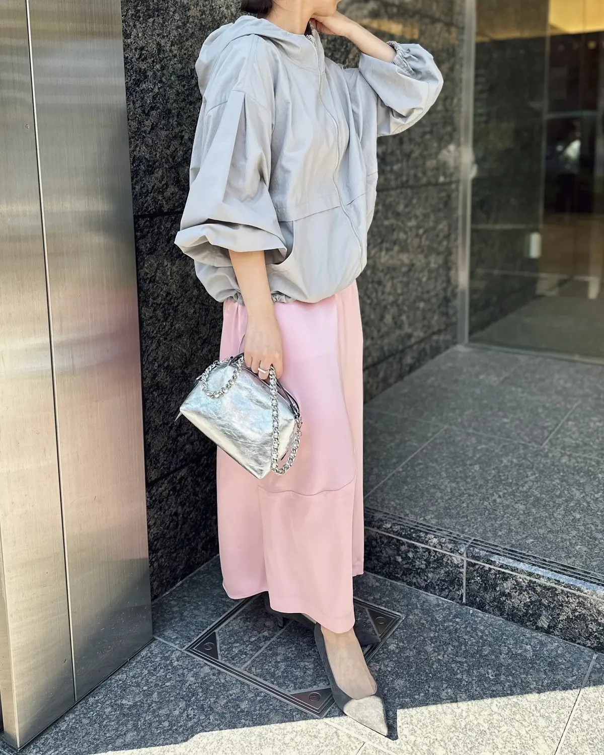 ＼新色グレー登場！／春に重宝する「ライトの画像_8