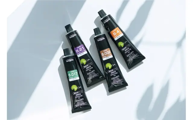 暖色から寒色、アッシュやニュアンスカラーまで色みが豊富なイノアカラー。