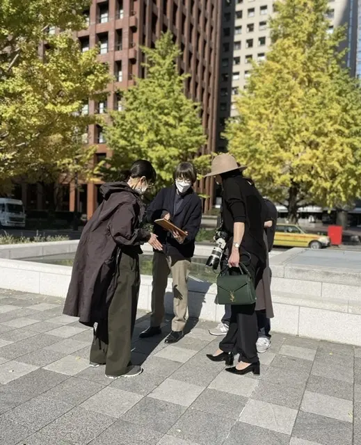 「上も下も黒」スタイルを極める！黒好きにの画像_1