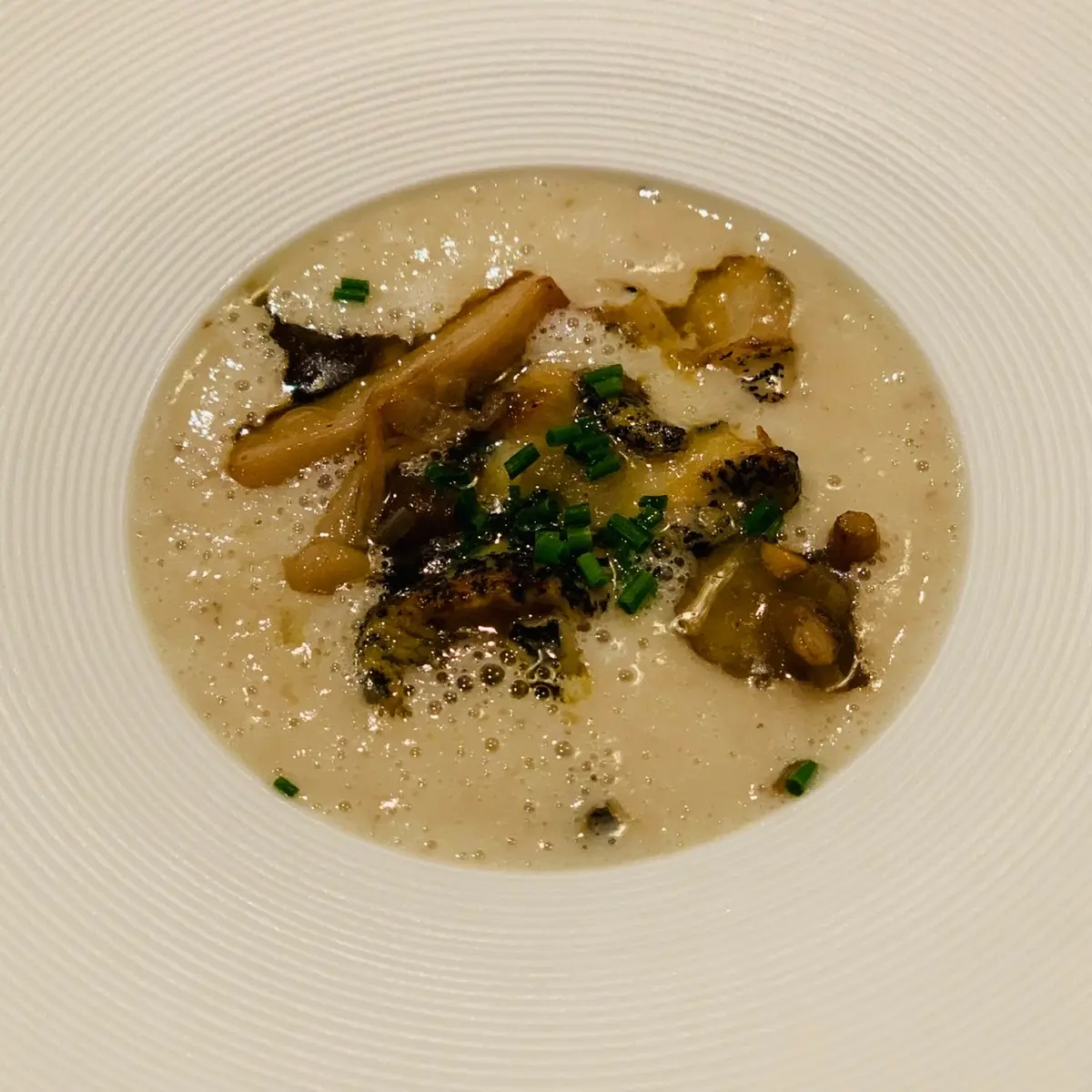 つぶ貝ときのこのフリカッセ