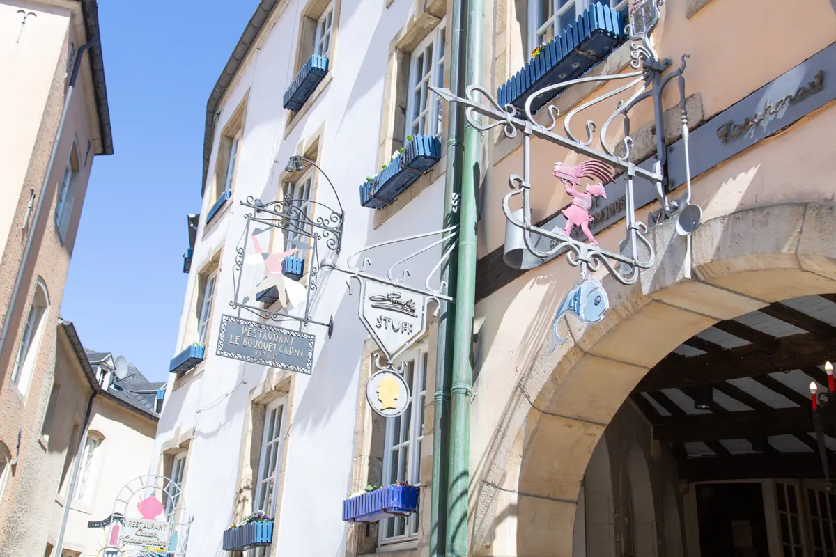 唯一無二の美しさを見せる旧市街と、モダンの画像_2