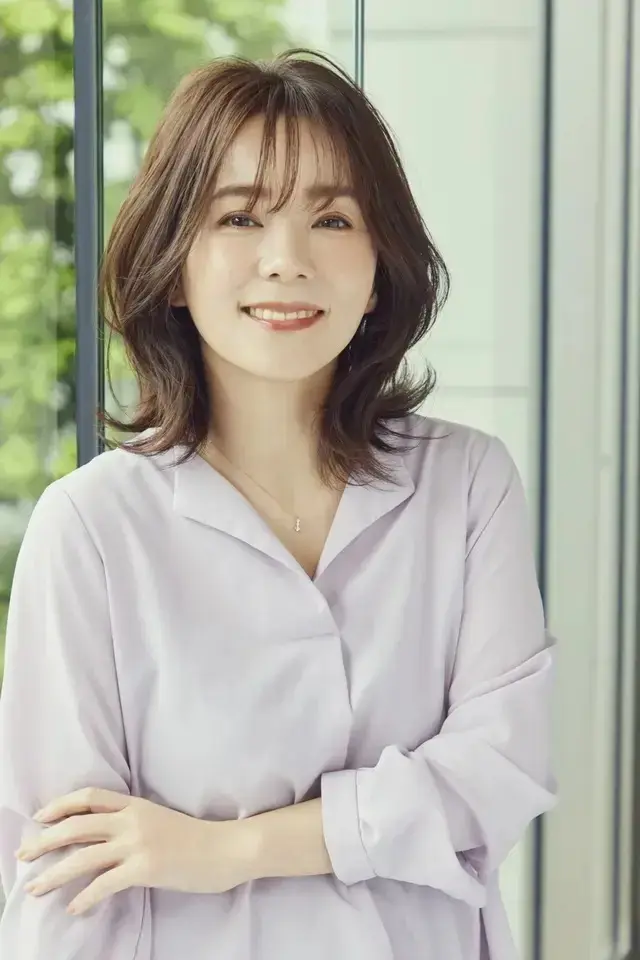 40代こそ似合う「大人のミディアムヘア」上品で可愛らしく手入れが楽な万能ヘア！