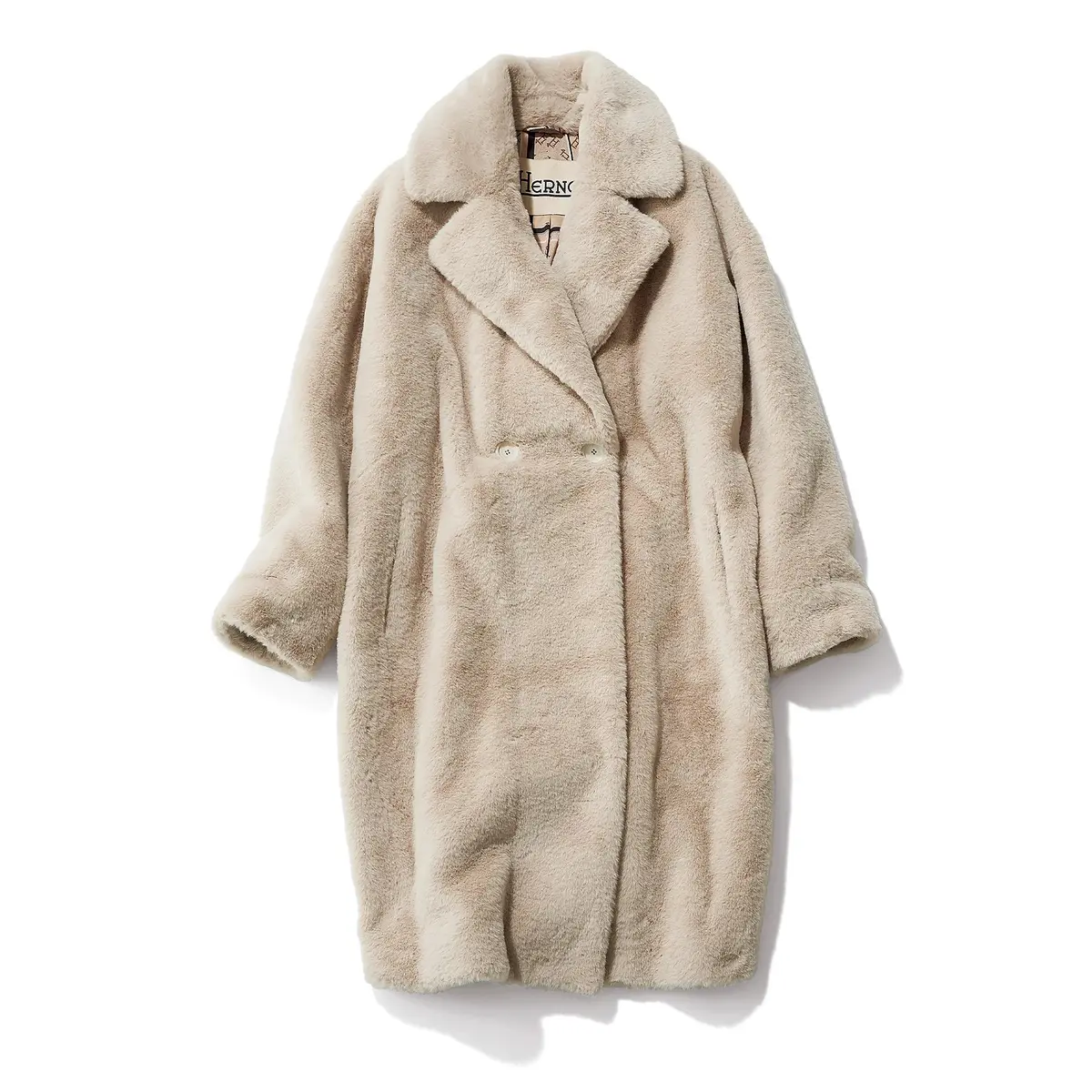 素敵な女性は必ずいいアウターを纏っている。富岡佳子さんが着る「名品アウターから始める秋おしゃれ」まとめ