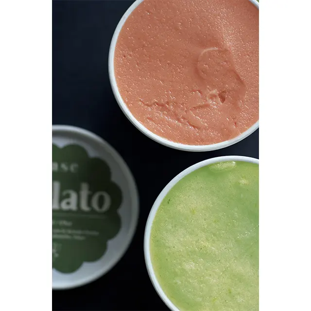 余分なものを加えず、ピュ アな素材の味をそのまま生 かしたメロンと桃のジェラ ート。