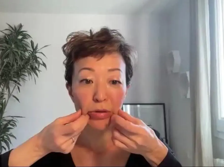 OurAge×Webエクラ 40代50代　下ぶくれっぽいブルドッグ顔に