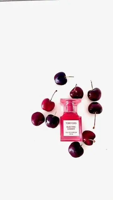 TOM FORD エレクトリック チェリー  オード パルファム スプレー
