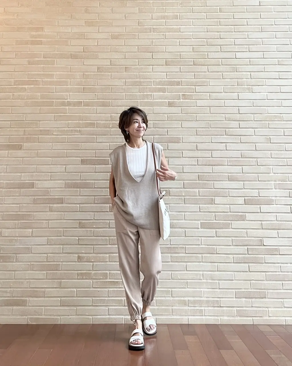 ベージュパンツ3styleの画像_2