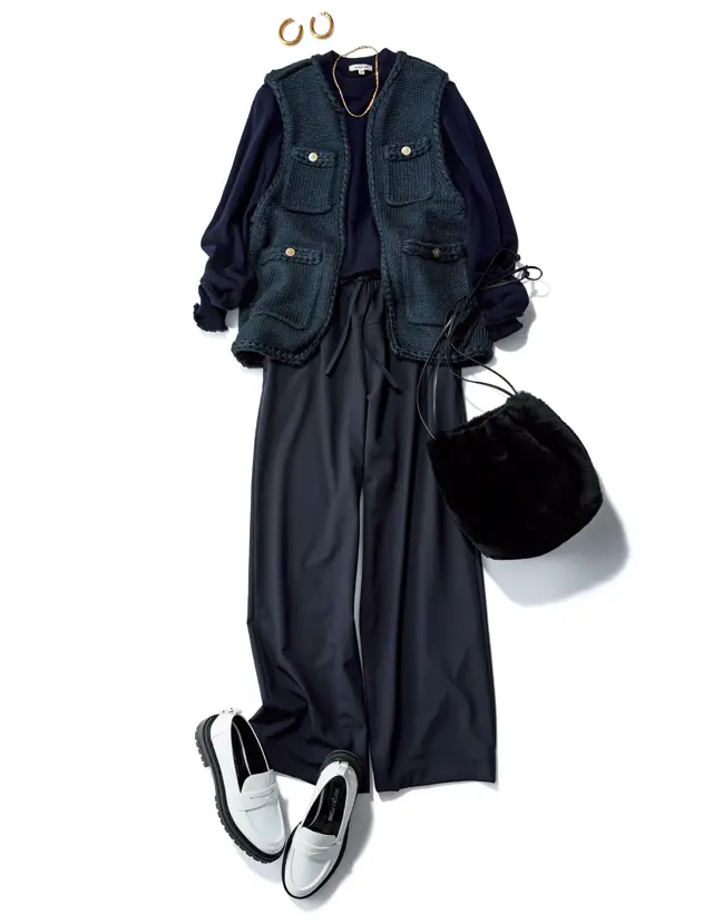 大人カジュアルを引き締めるジャケットライクなニットベスト