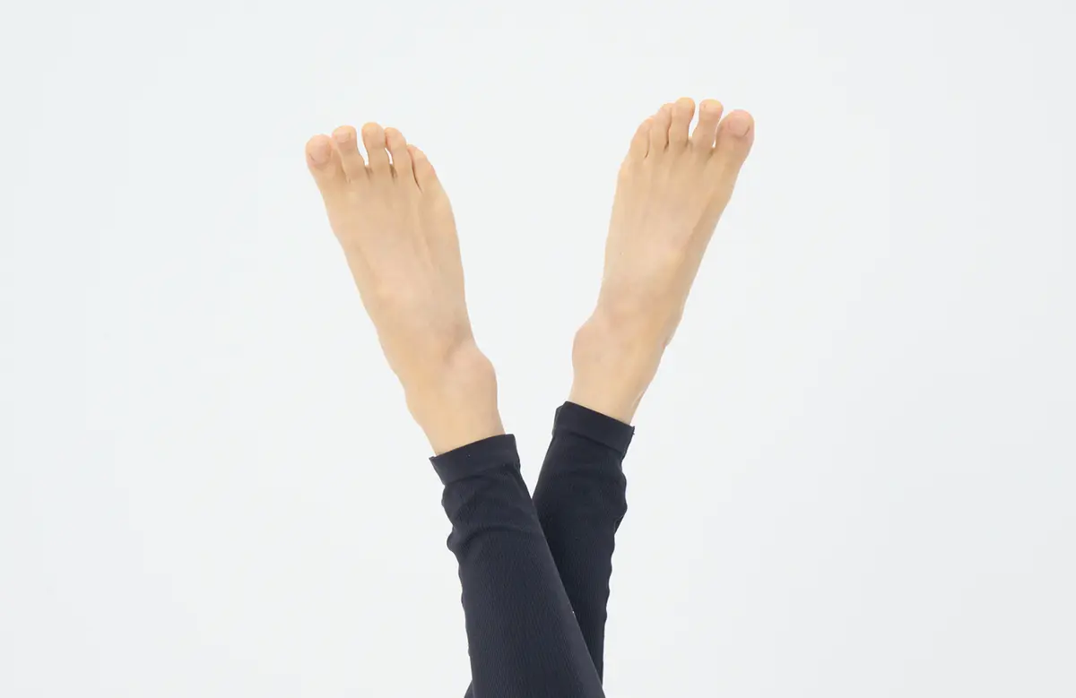 OurAge×Webエクラ　床バレエ_脚上げクロス_NG