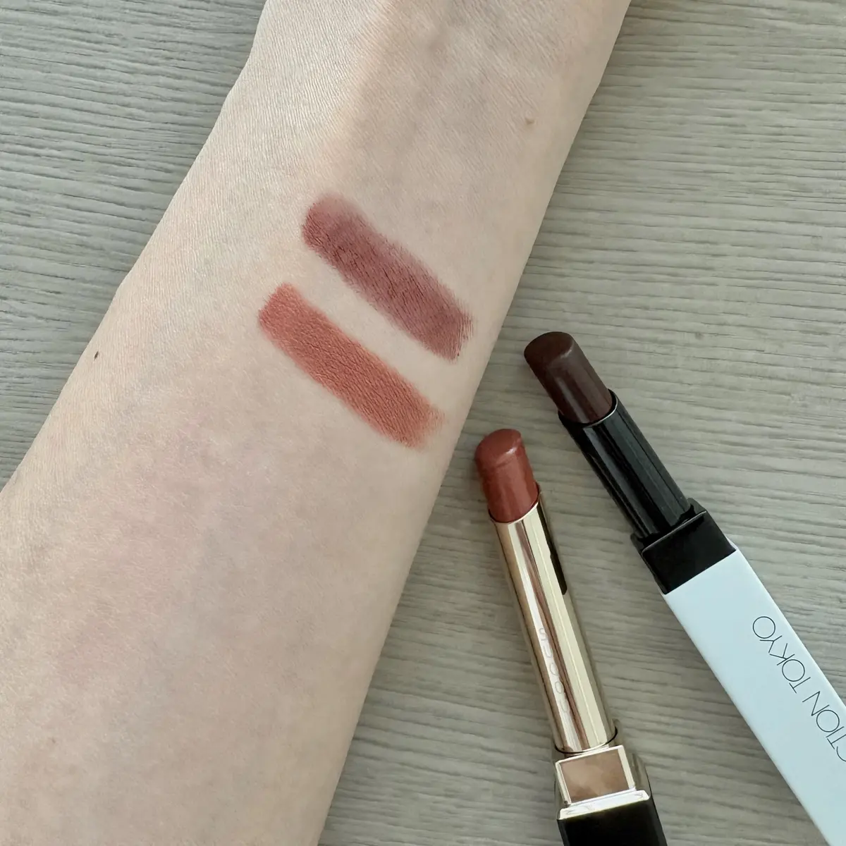 エクラ副編N愛用リップ スック　ベルベット フィット リップスティック02