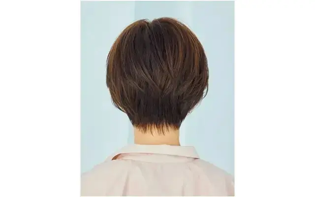 白髪をボカすカラーで若見えショート