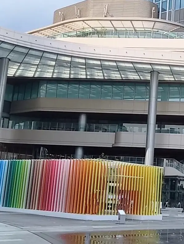 紺ブレコーデで話題の「高輪ゲートウェイシの画像_10