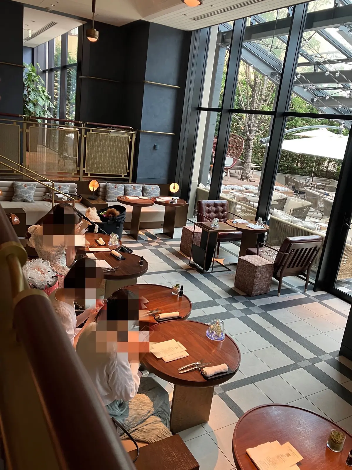 ヌン活　キンプトン新宿東京　ジルスチュアート　アフタヌーンティー　ホワイトフローラル　西新宿　新宿　ナチュラルビューティーベーシック　黒ワンピ