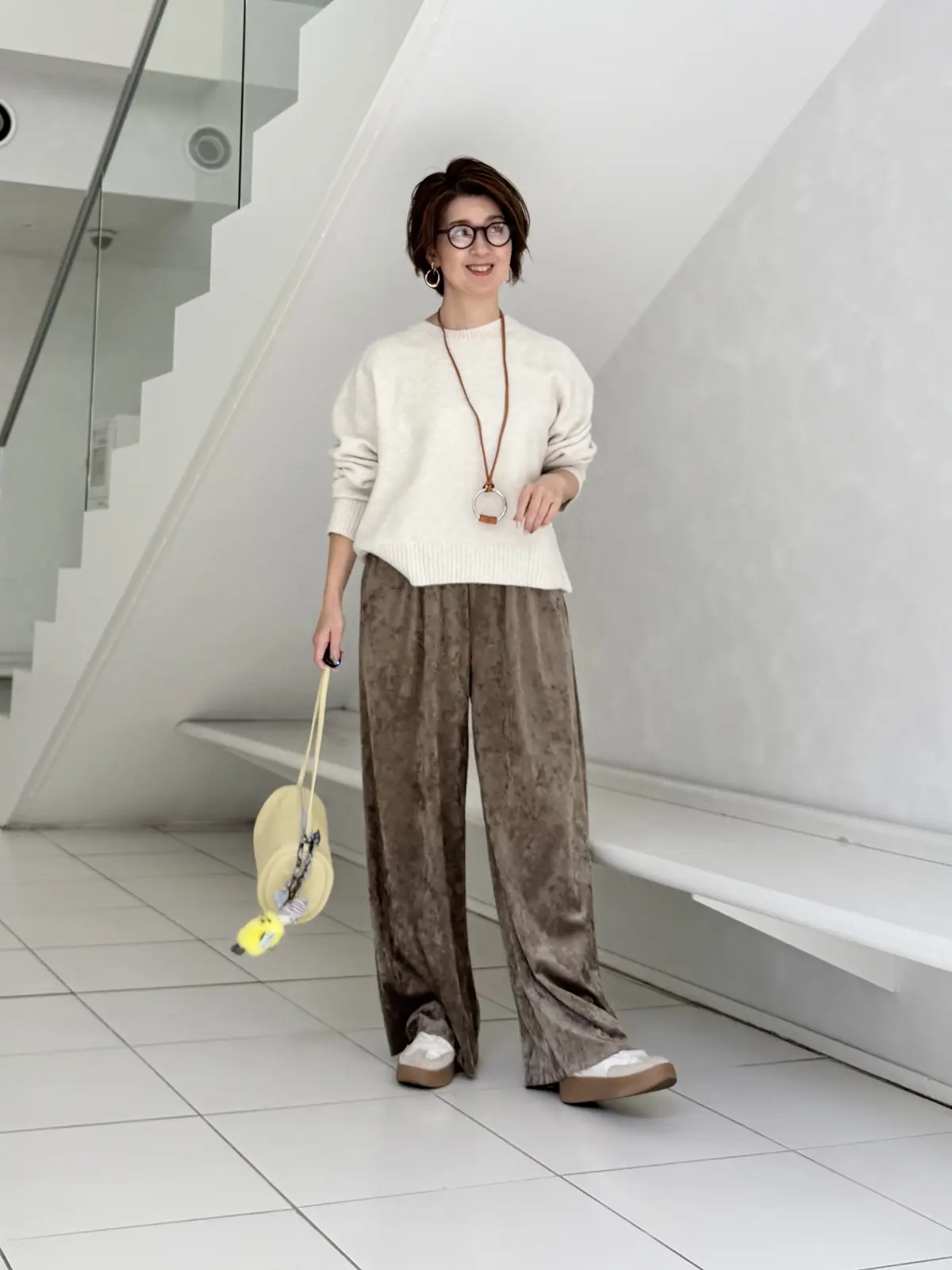 “ラクなのに上品”を叶えるベロアパンツ着の画像_5