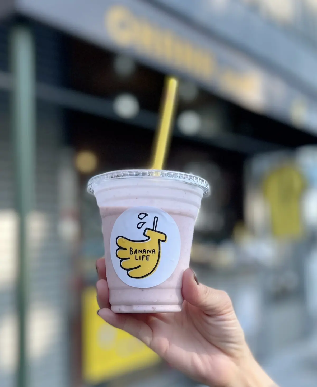 ホワイトショーパンコーデで愛犬とお散歩の画像_5