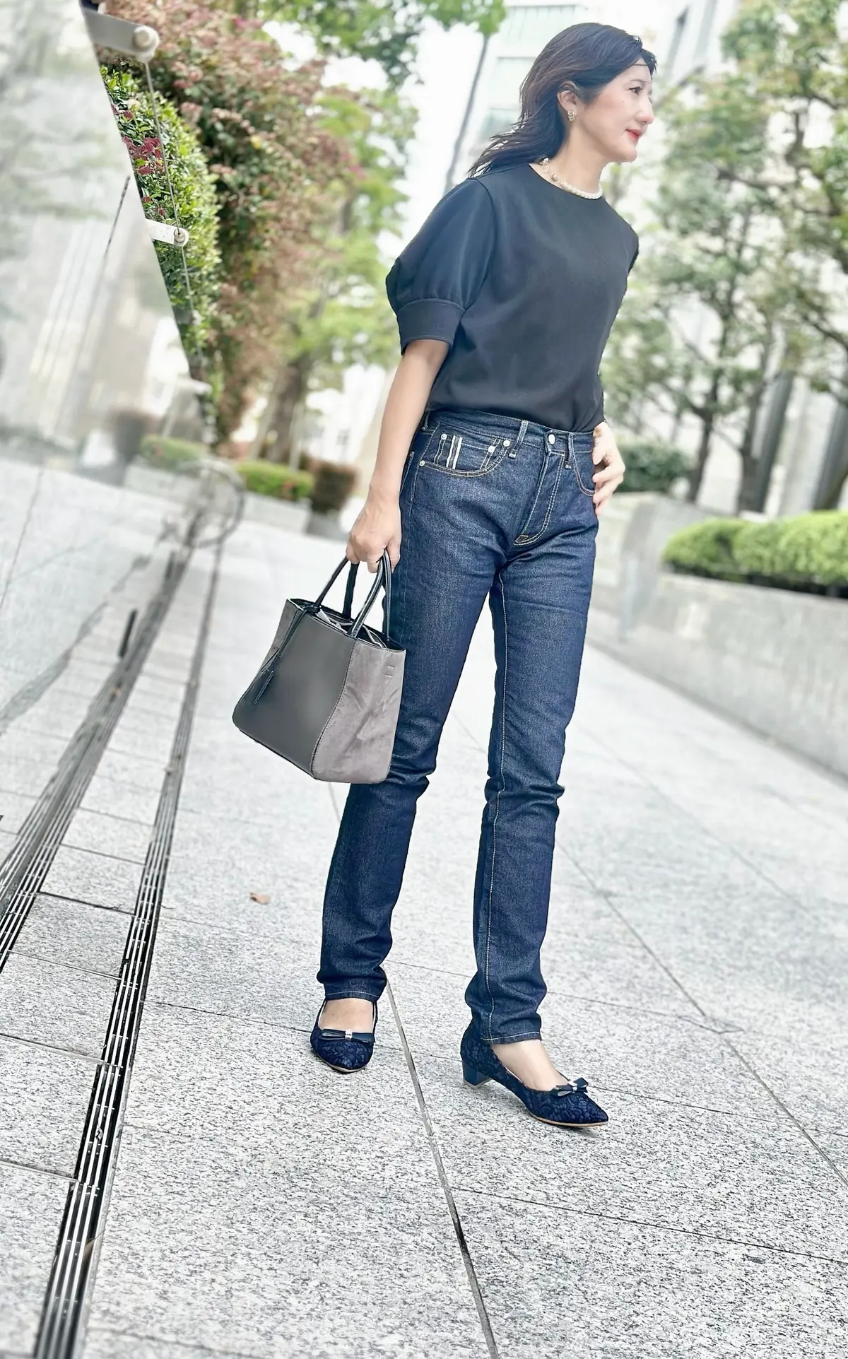 黒トップスで大阪・関西万博への画像_2