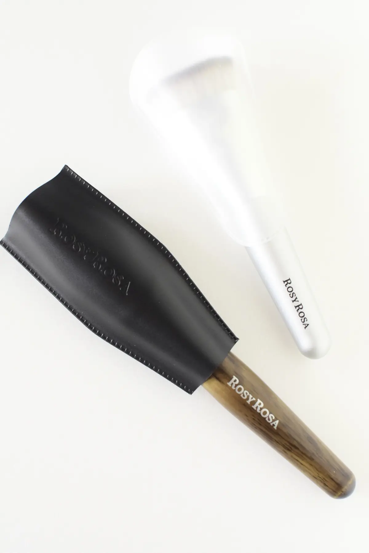 ブラシ使いでメイクをアップデート。ロージの画像_4