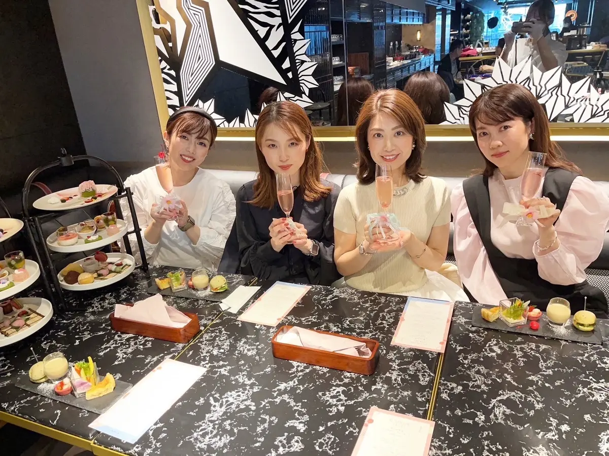 心斎橋にひっそりとあるホテルで素敵な女子の画像_1