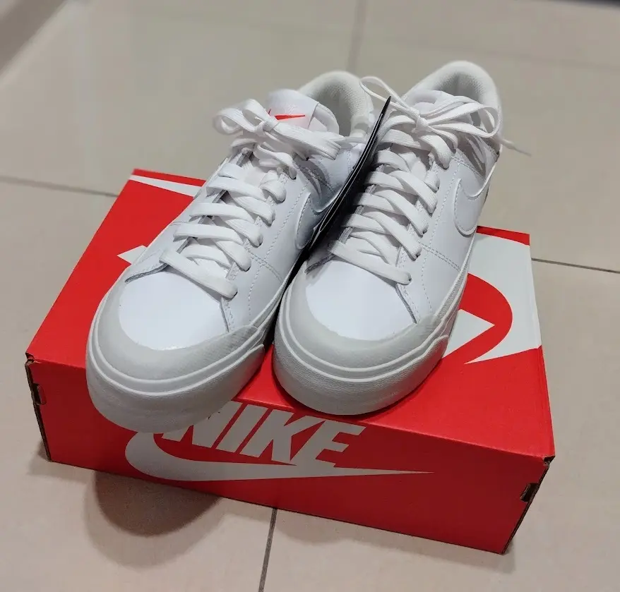 NIKE　コートレガシーリフト