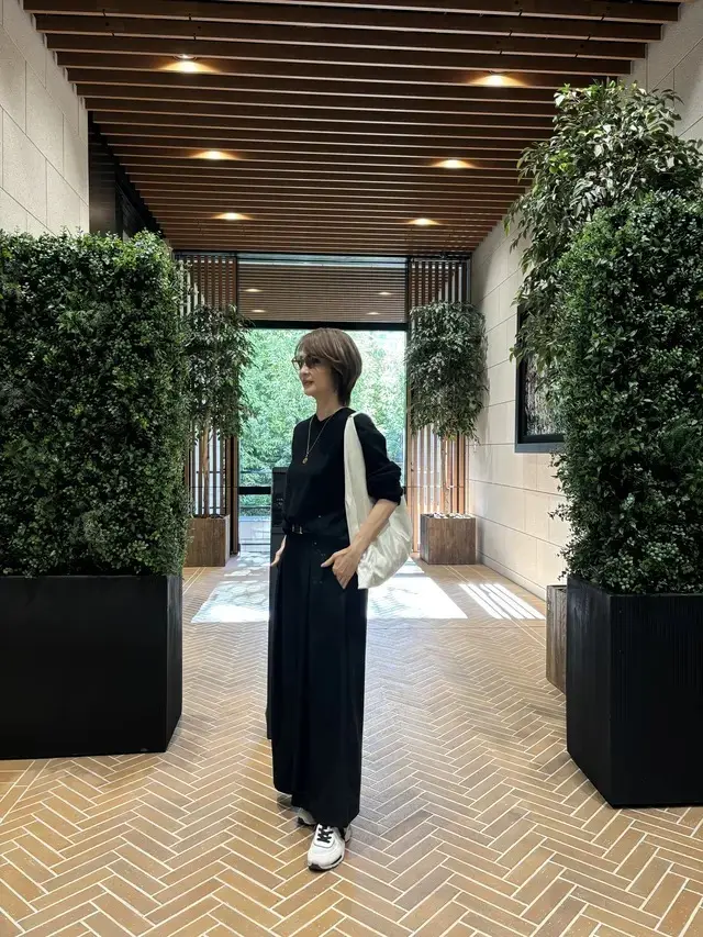 華組　スニーカーコーデ