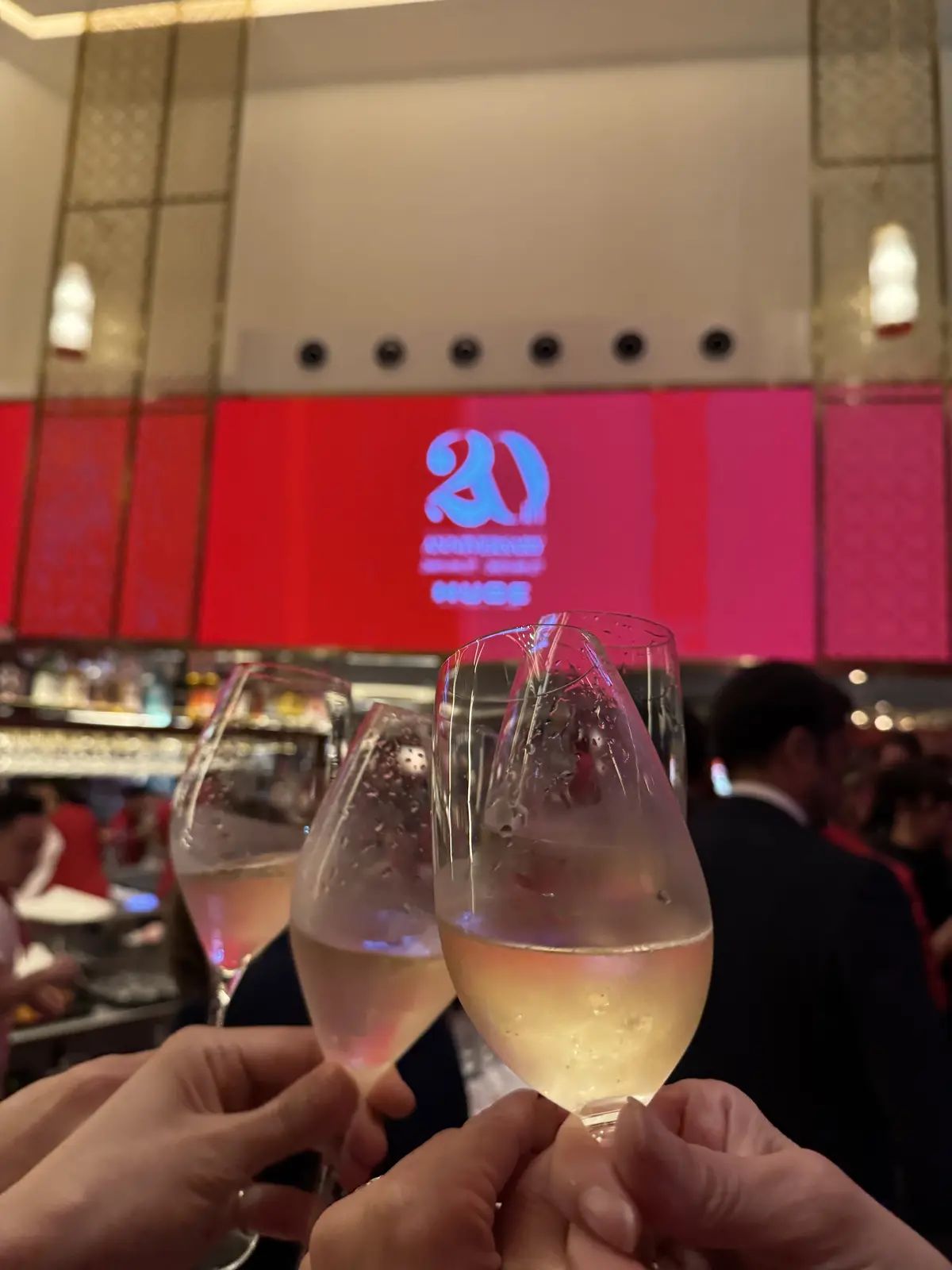 エルメスのスカーフで華やぐパーティーコーの画像_3