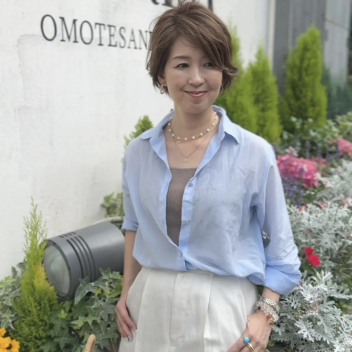 ブルーシャツでつくる大人の涼感カジュアルの画像_2