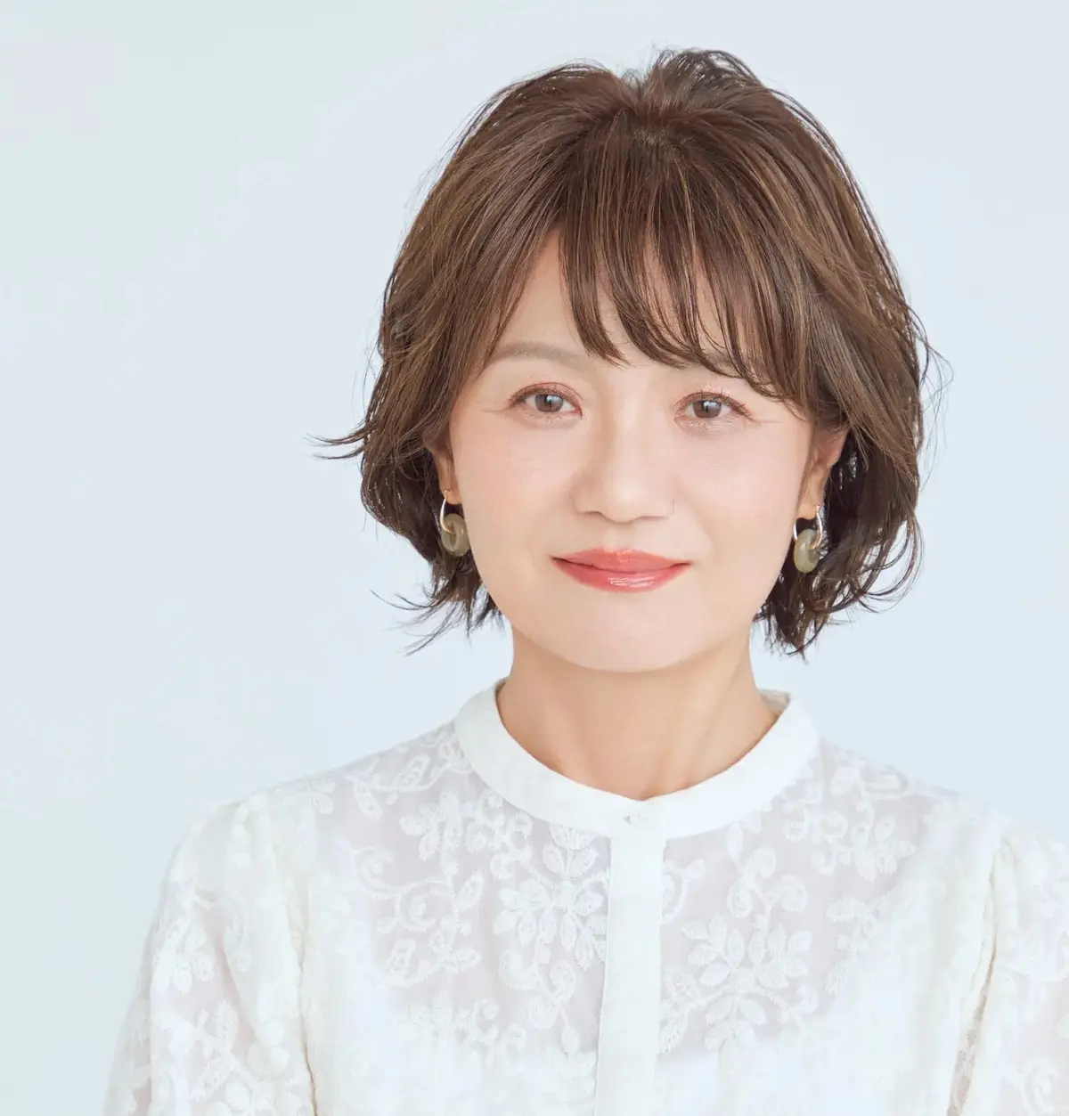 【50代におすすめのショートヘアスタイル60選】髪型次第で印象が変わる！おばさんぽく見られないショートヘア