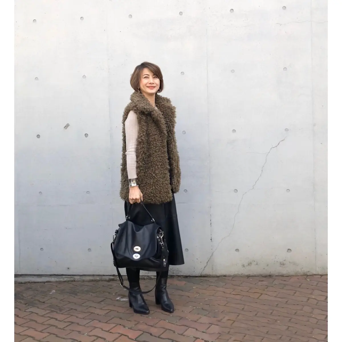 ZARAのレザースカートコーデの画像_2