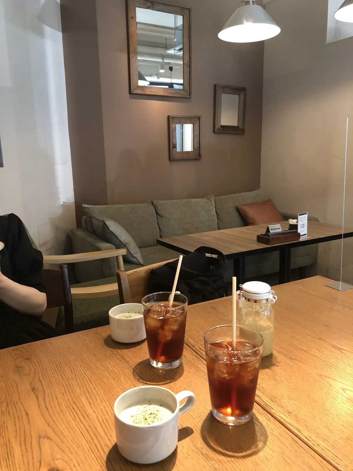 The Latria Table HEARTH。 ハース。恵比寿。ハース恵比寿店。内観。店内。1F。1階。ソファー席。