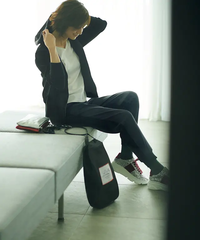 パーカ＆スウェットパンツは ワンランク上のベロア素材