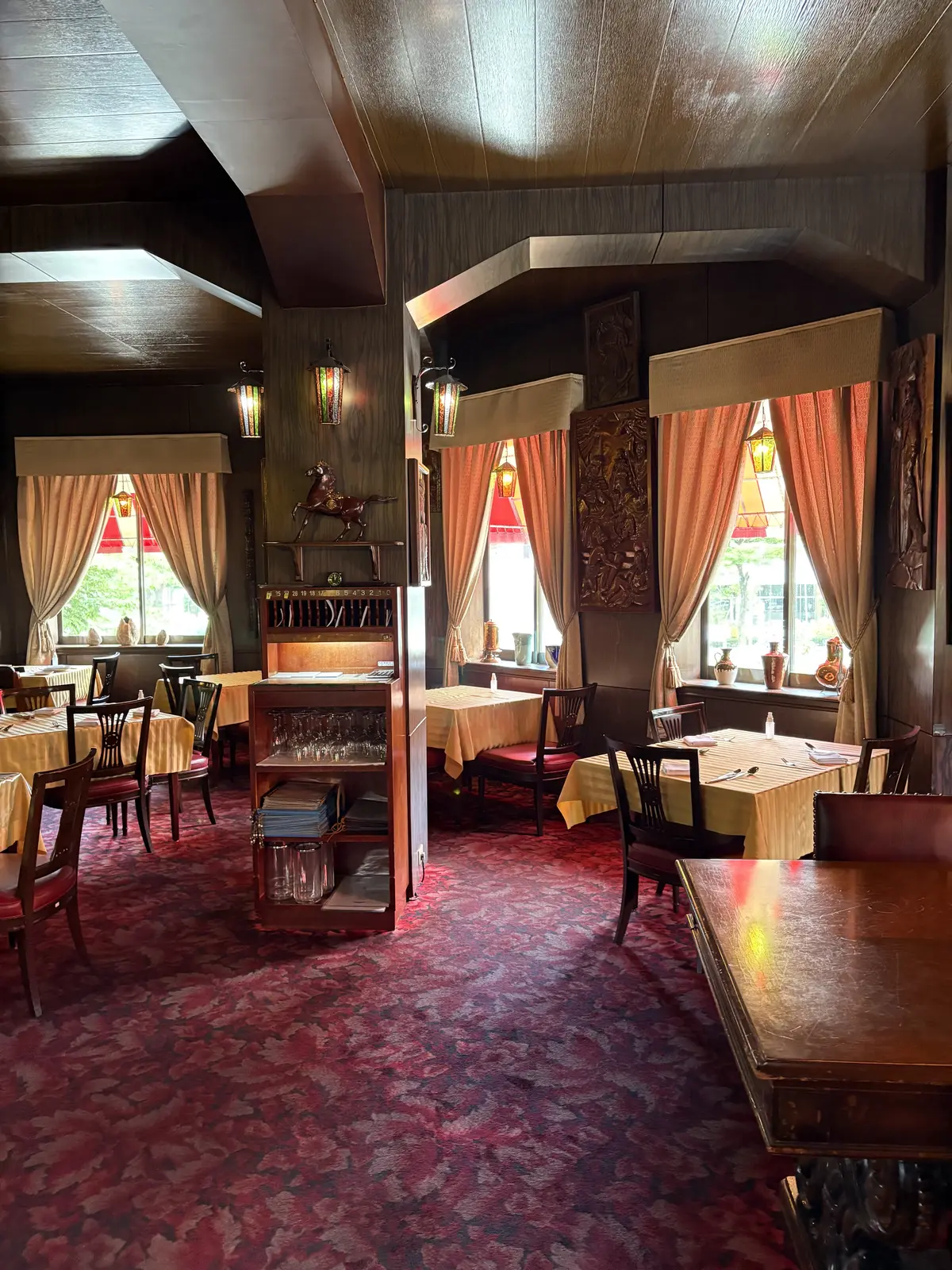 横浜　北欧レストラン