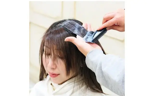 定着させる薬剤を塗布する