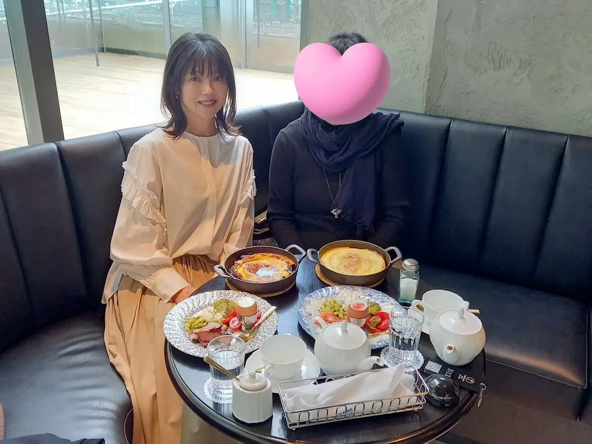 紺ブレコーデで話題の「高輪ゲートウェイシの画像_6