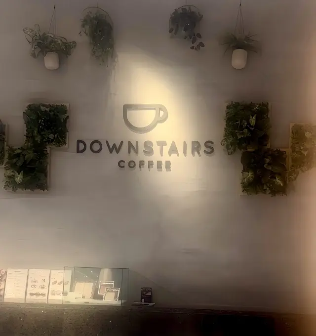 クルマの展示がされておりますカフェへ。の画像_2