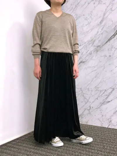 村山佳世子×SLOANE 【スタイリスト村山佳世子さん別注】ウールシルクカシミヤVネック ￥29,000+税