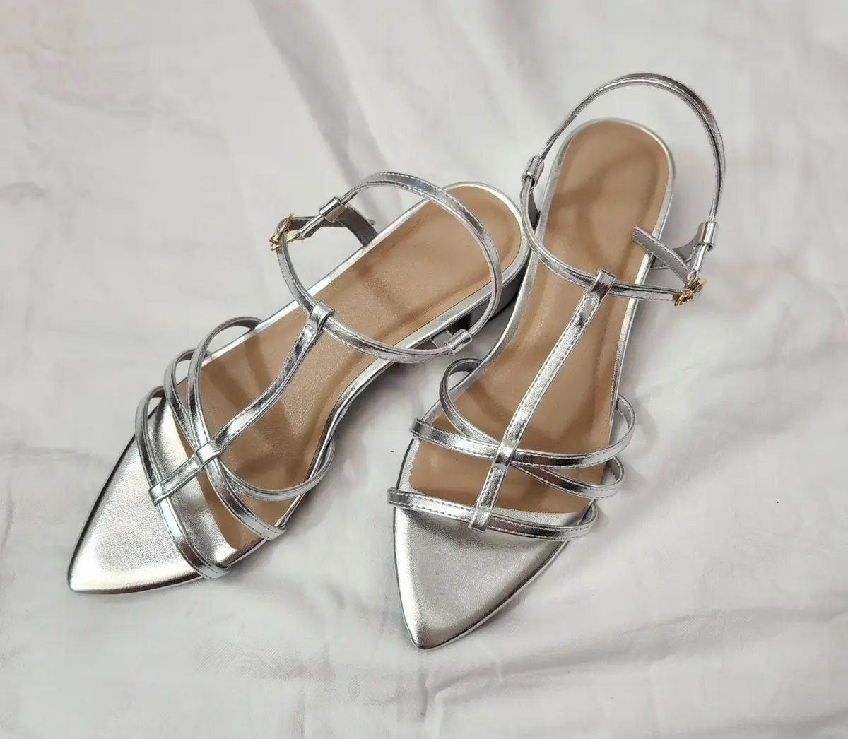 大人気のGUのサンダル。