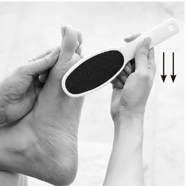 足のサイドも一定方向に