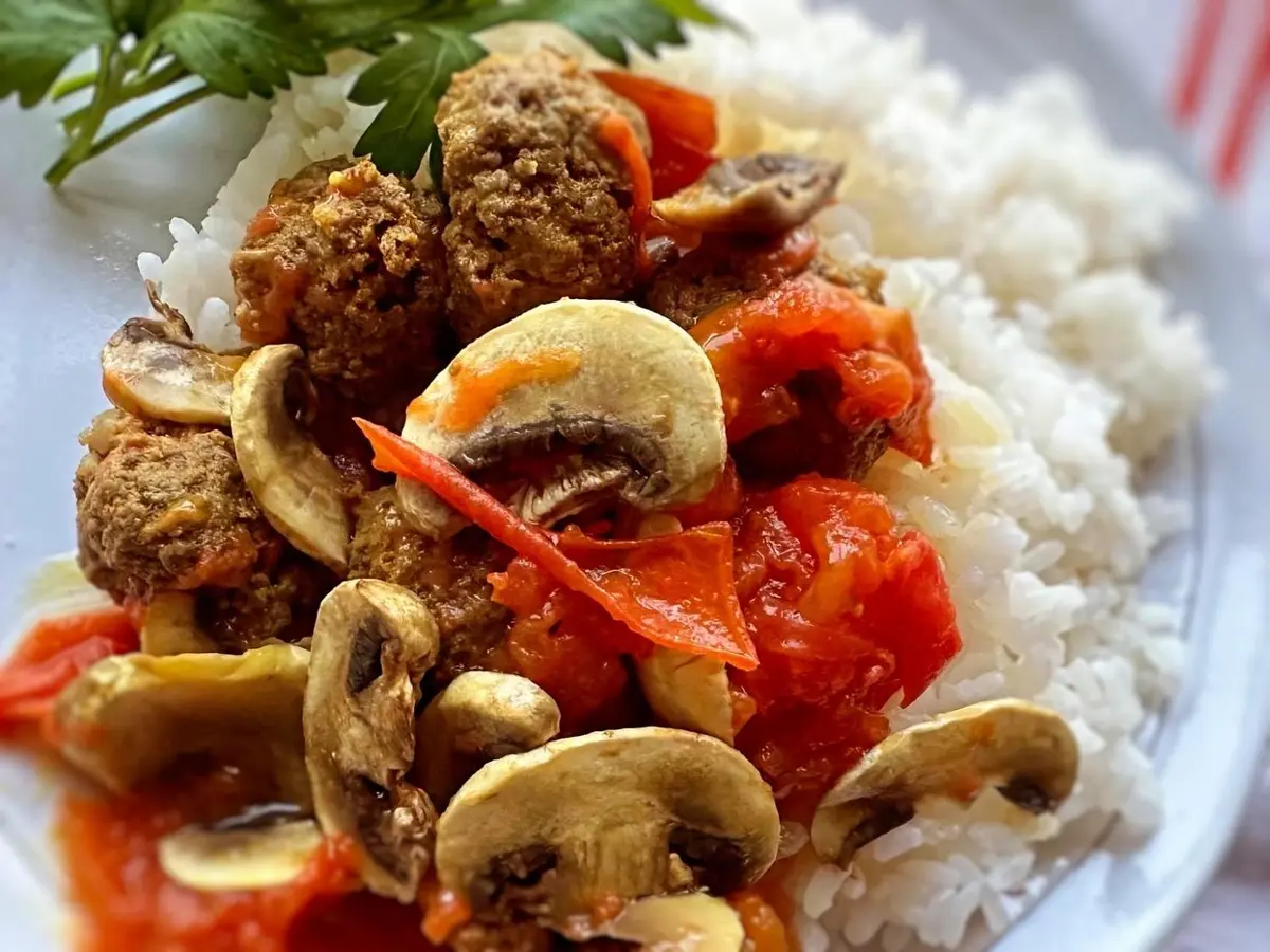 OurAge×Webエクラ　マッシュルームとミートボールのカレーレシピ