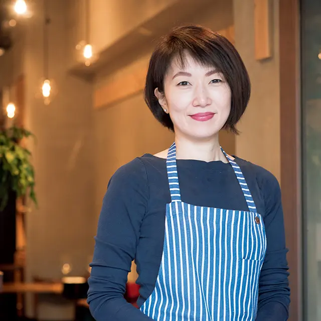 島田まきさん。料理教室もお店で開催