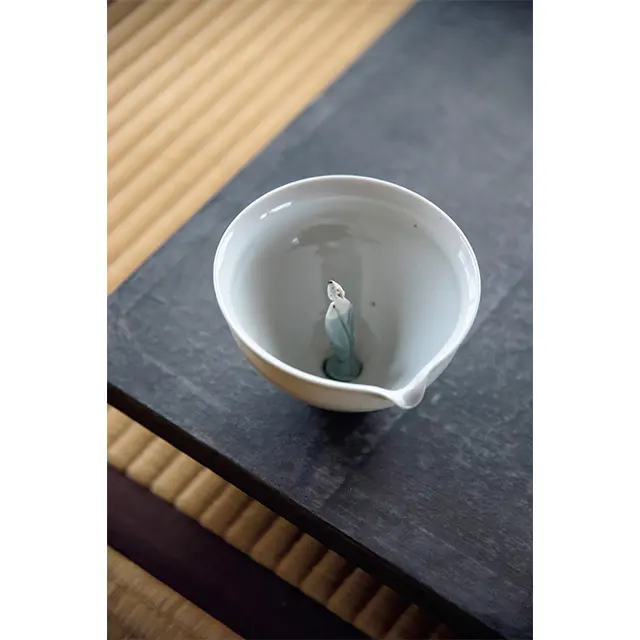 山口で作陶する崔在皓さんの片口（人形）￥9,900。