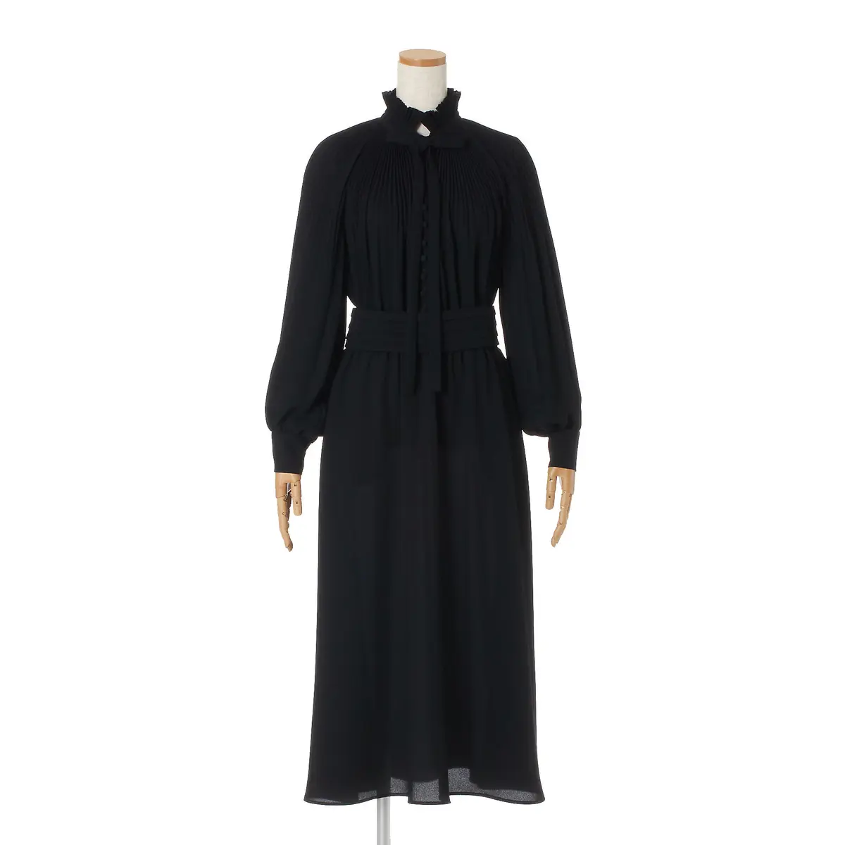 「L’UNE×éclat」の透け感ドレの画像_2