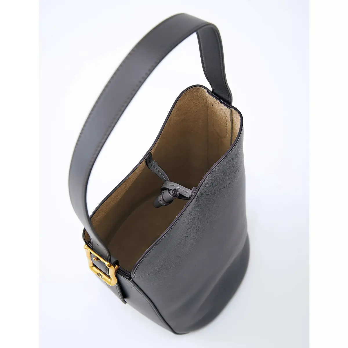 富岡佳子さんがまとう「J&M DAVIDの画像_3