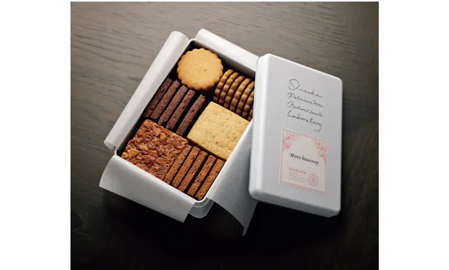 「シヅカ 洋菓子店」のクッキー缶