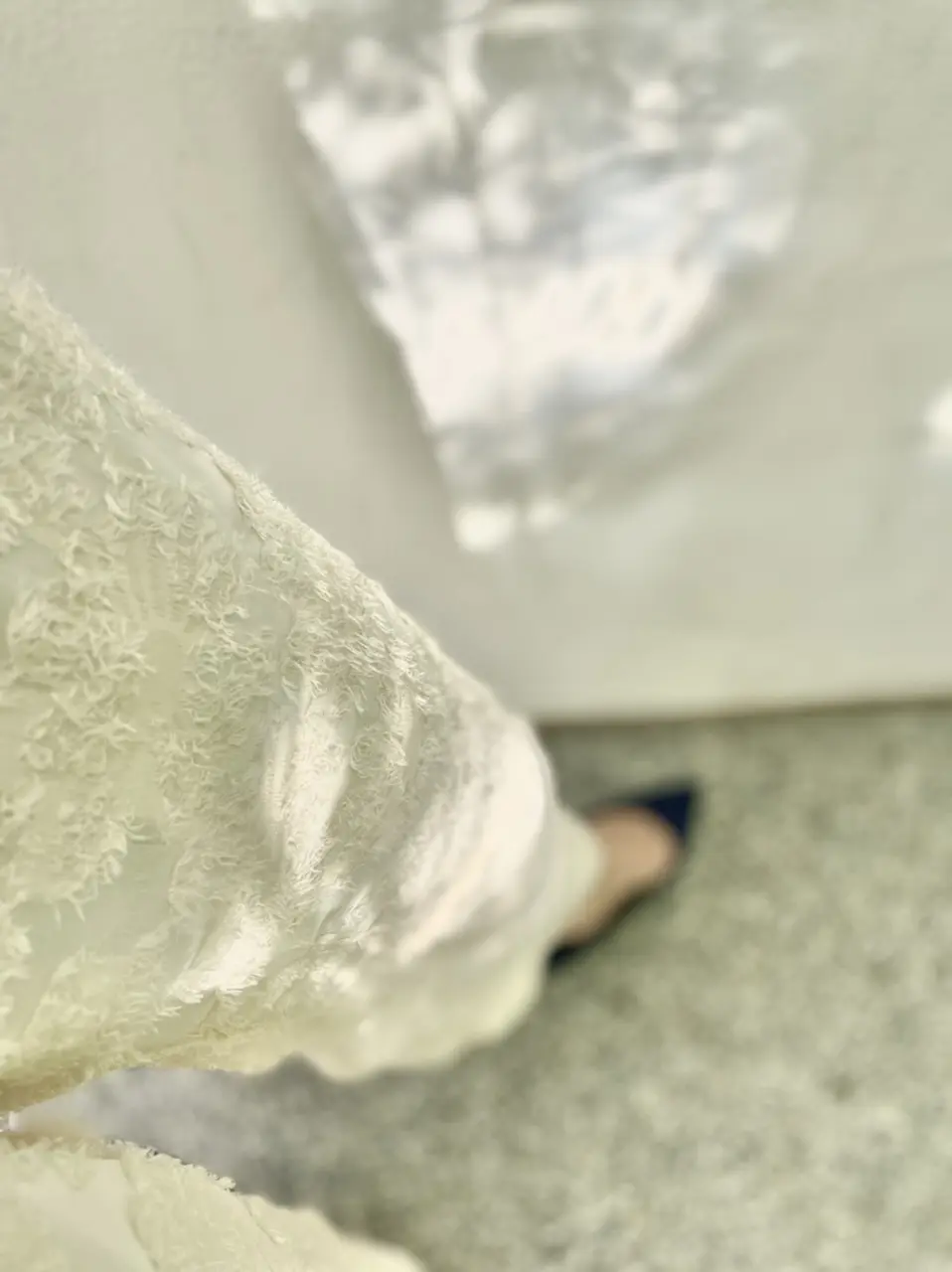 トレンドの透け感コーデで春のお出かけの画像_2