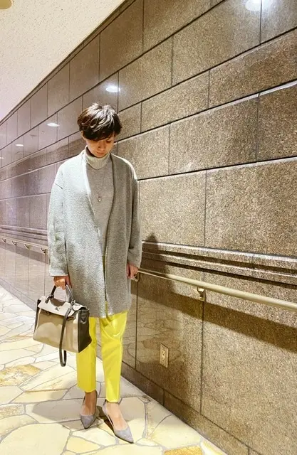 大好きなグレーを着て話題の映画を鑑賞にの画像_1