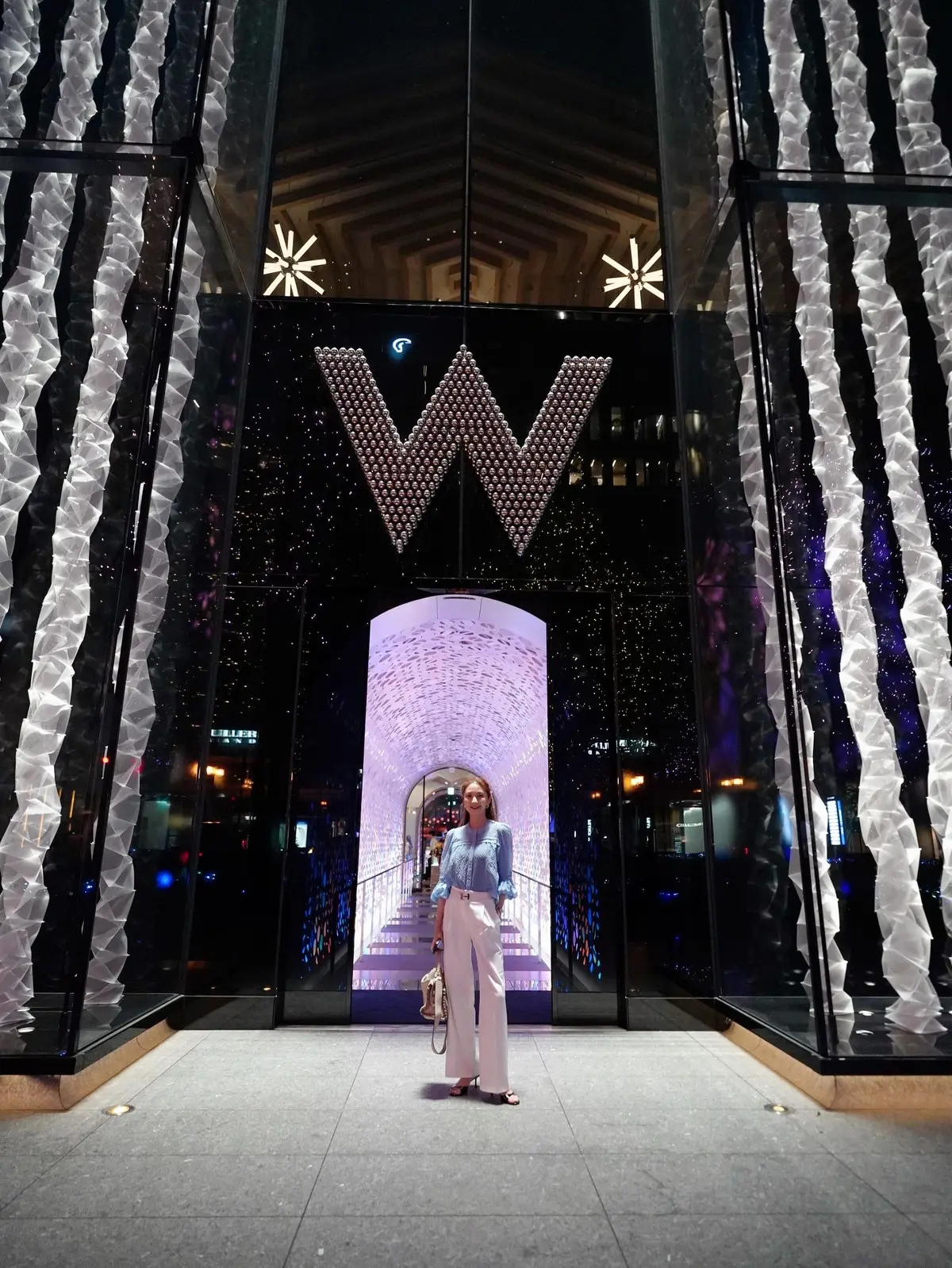 イルミネーションが煌びやかな御堂筋✨「Wの画像_3