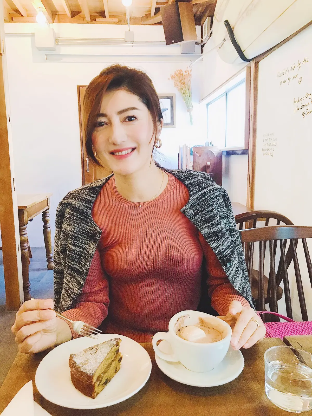 差し色ピンクコーデの画像_3