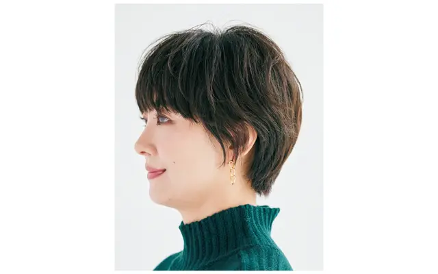 前髪ありのマッシュフォルムは洗練ショートの代表格