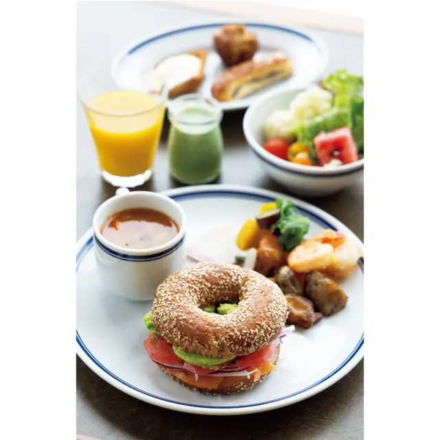 ブッフェスタイルの朝食